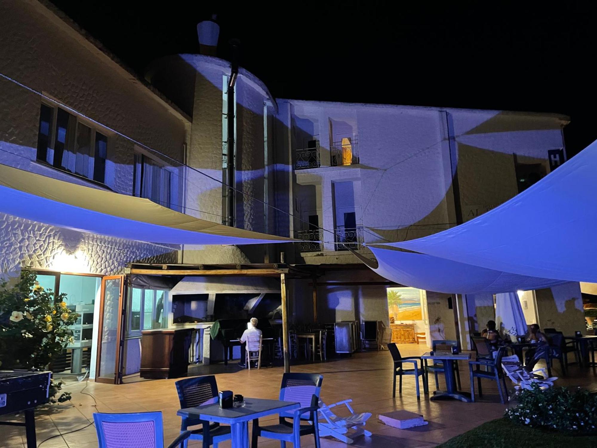Hotel Al Faro Spiaggia La Cinta Santeodoro San Teodoro  Exterior photo